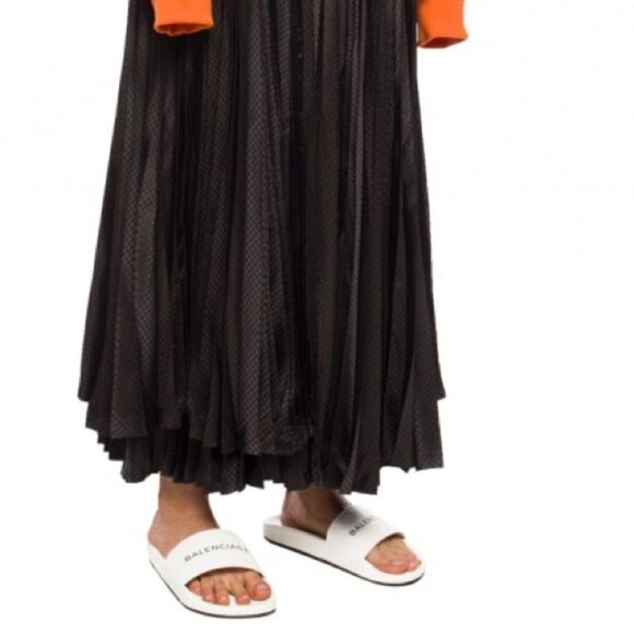 BALENCIAGA | White Leather Logo Slides - Picture 2 of 14